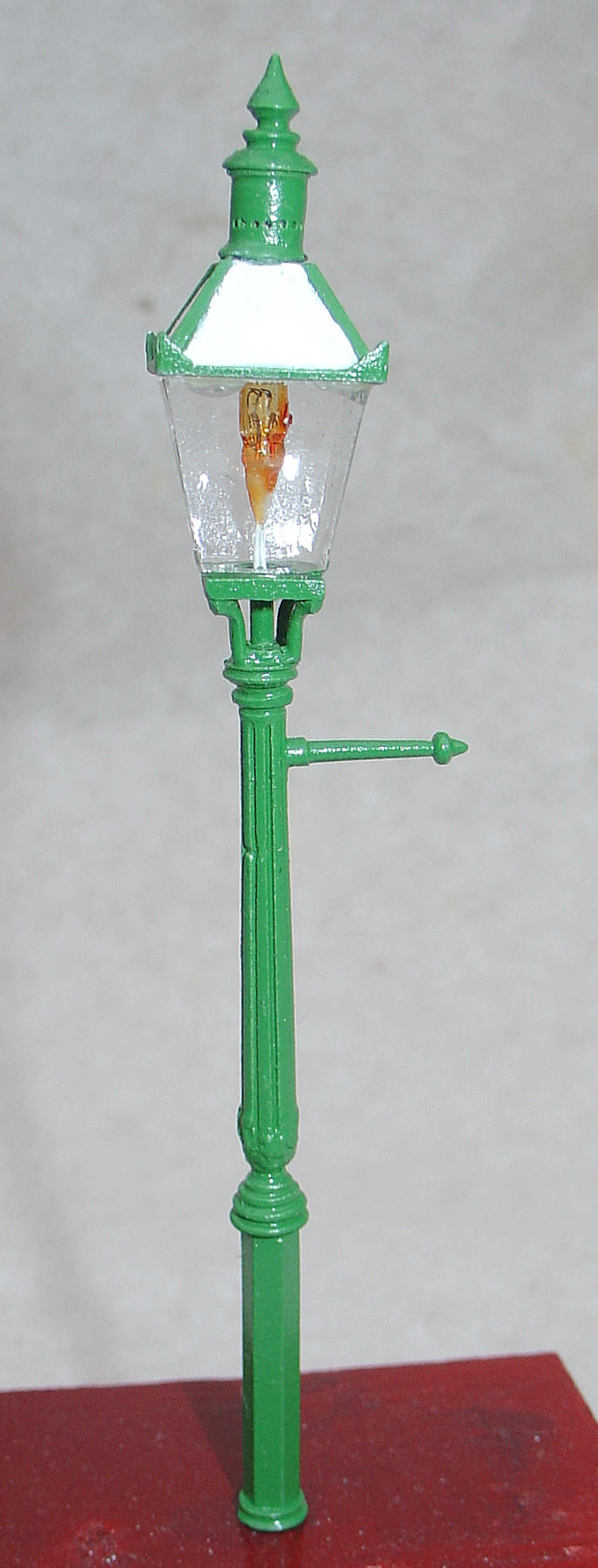 7mm Duncan Models Gas Lamp Kit complete with bulb in O Gauge 